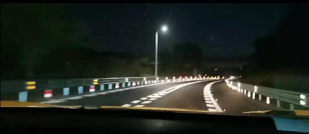 双组份标线夜晚反光