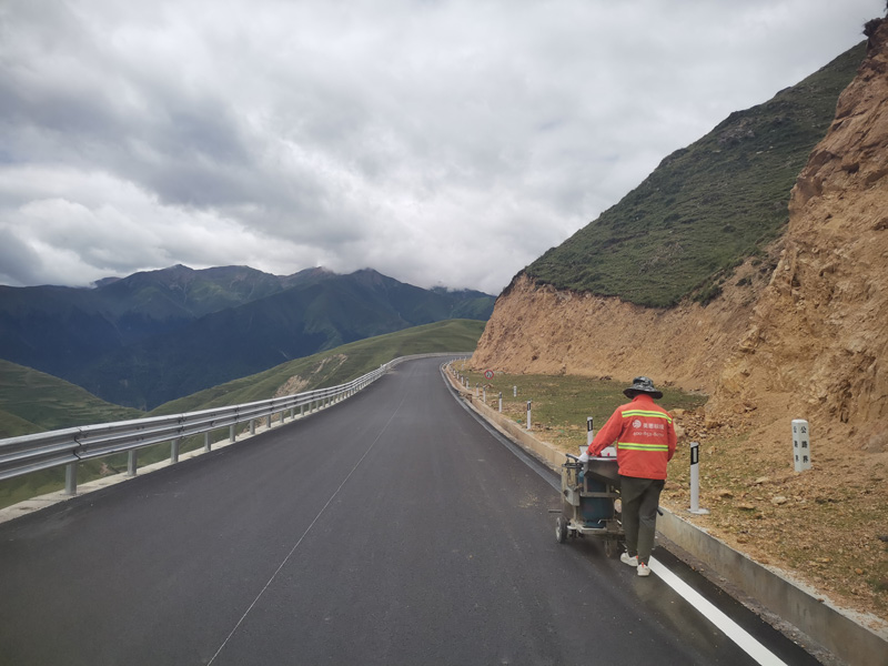 道路标线施工